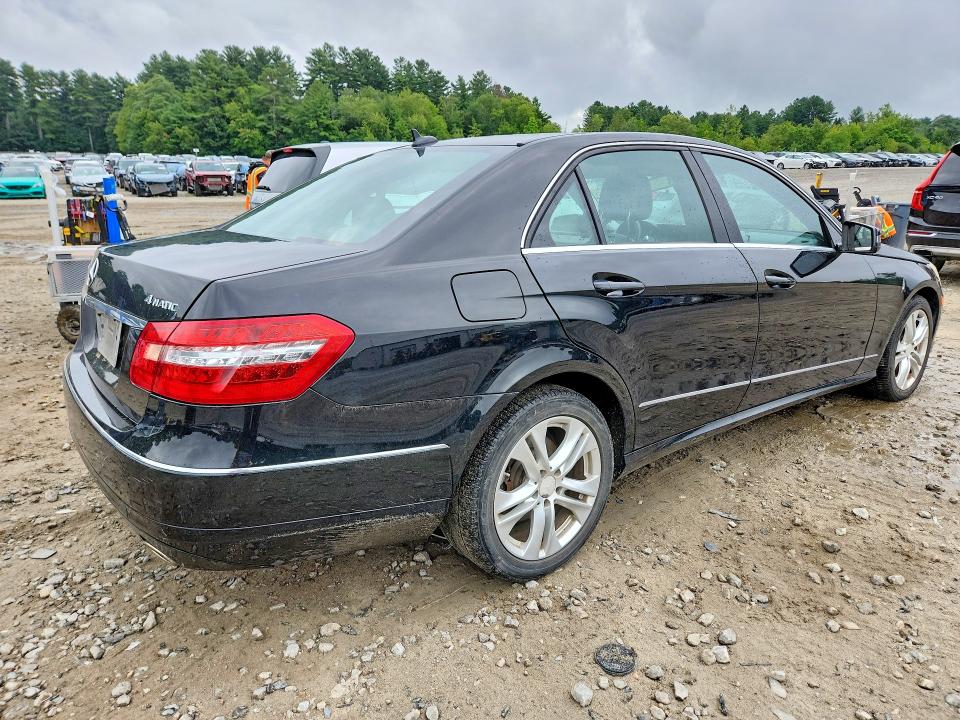 Photo 3 from auction – 2010 MERCEDES-BENZ E with VIN WDDHF8HB1AA099984