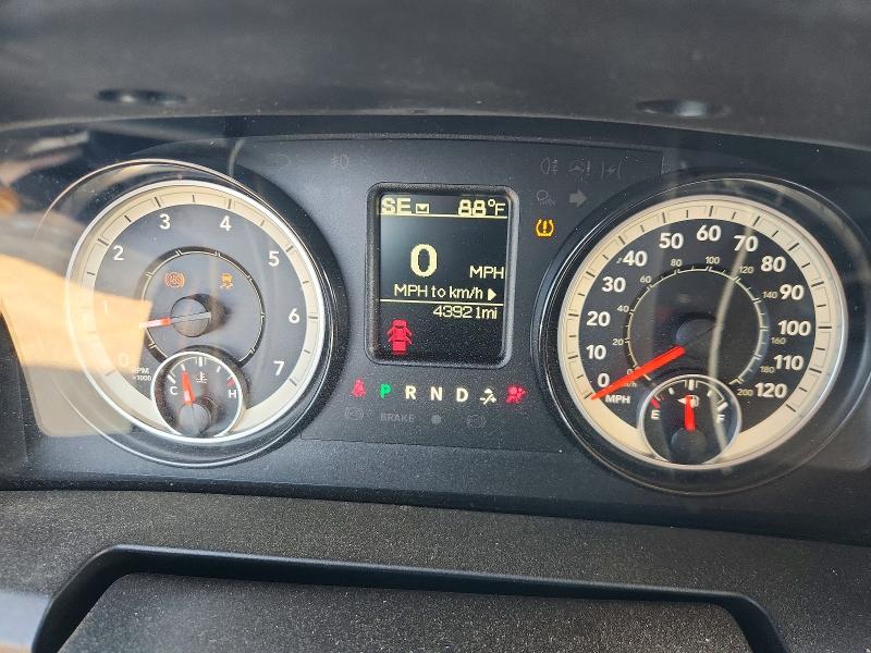 Снимка 9 от търг – 2017 RAM 1500 с VIN 3C6RR6KT0HG658634