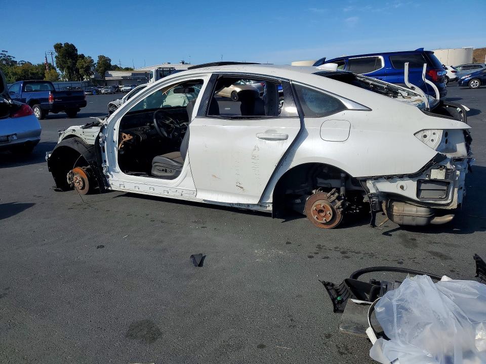 Photo 2 from auction – 2018 HONDA ACCORD with VIN 1HGCV2F3XJA009569