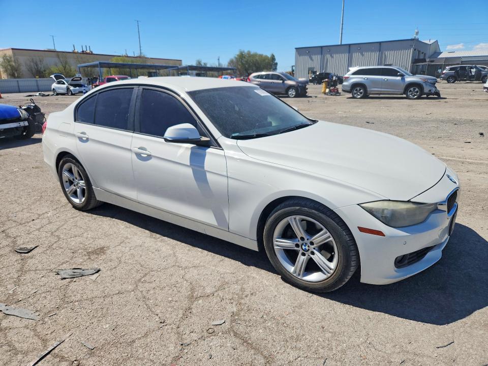 Photo 4 from auction – 2013 BMW 328 with VIN WBA3C1C57DF437673