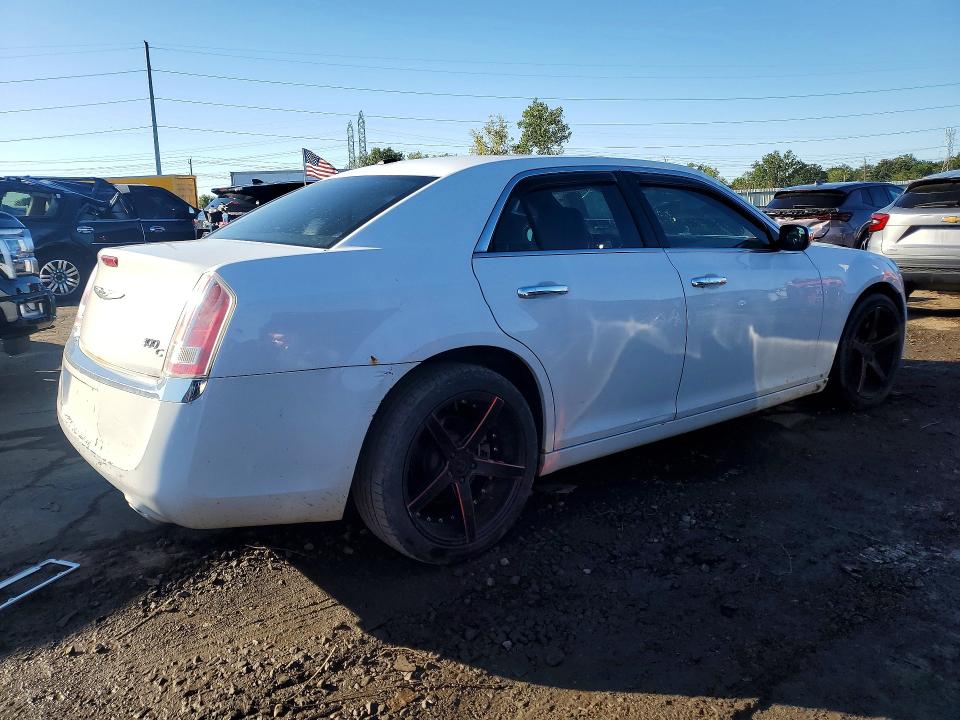 Photo 3 from auction – 2014 CHRYSLER 300C with VIN 2C3CCAKG3EH125506