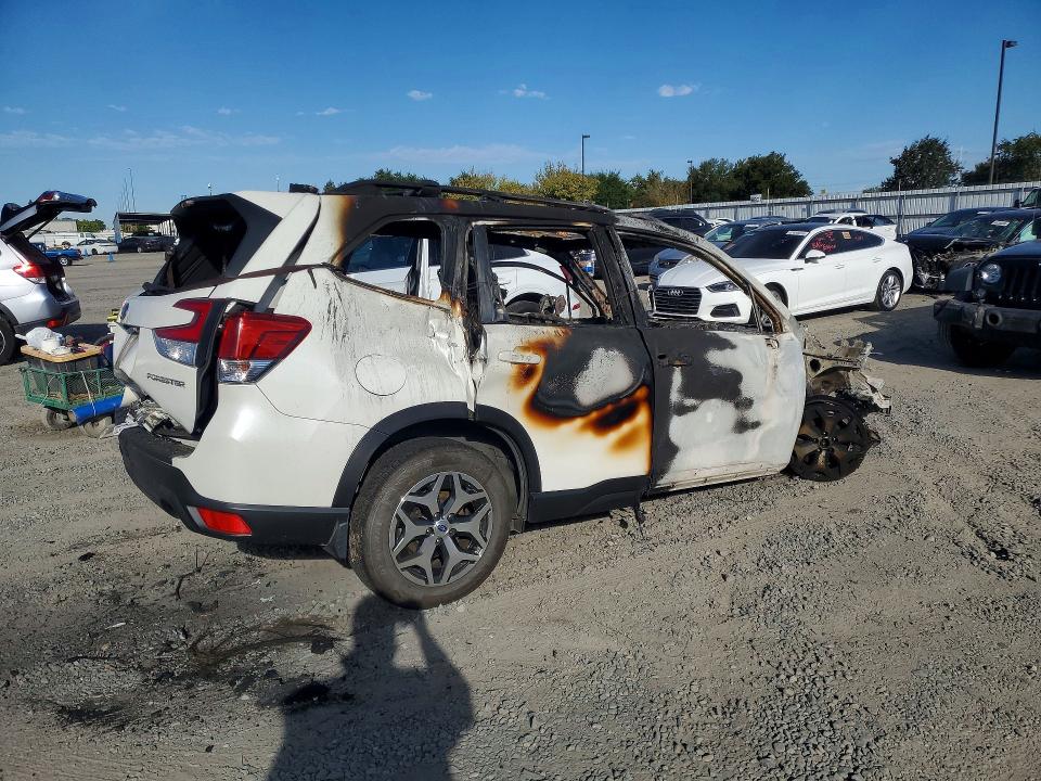 صورة رقم 3 من المزاد - 2020 SUBARU FORESTER مع VIN JF2SKAJC1LH515419