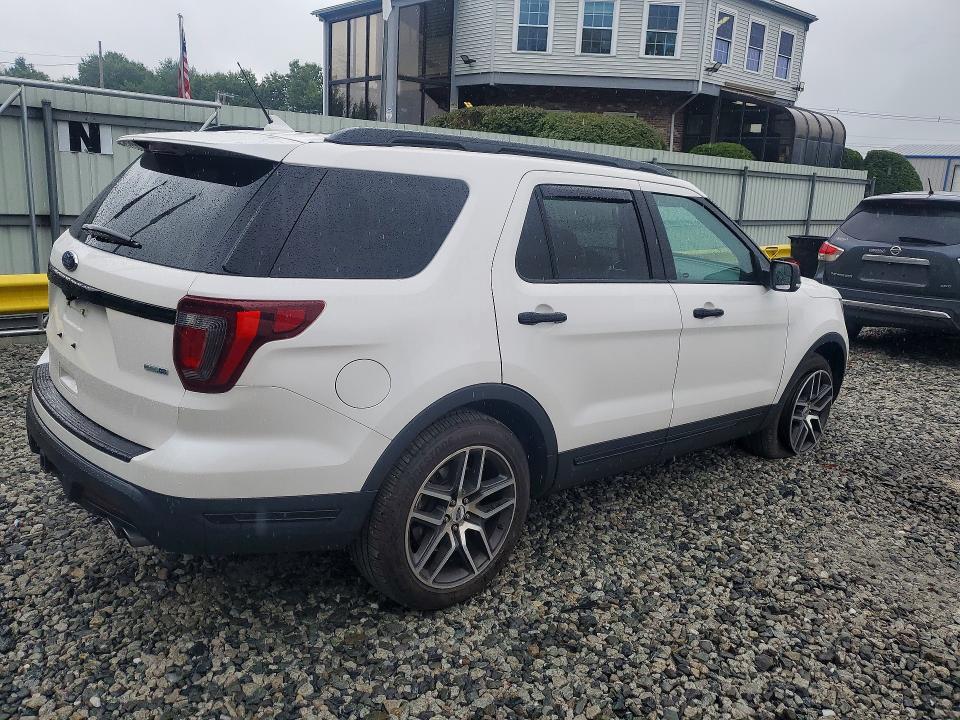 Photo 3 from auction – 2018 FORD EXPLORER with VIN 1FM5K8GT7JGA01424