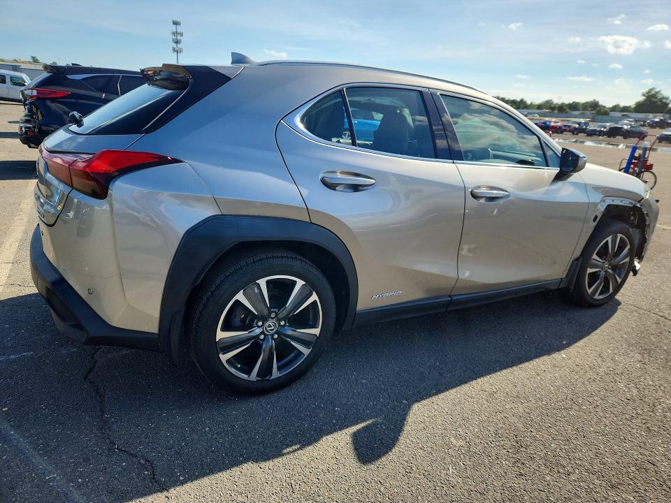 Photo 3 from auction – 2020 LEXUS UX with VIN JTHP9JBH1L2033979