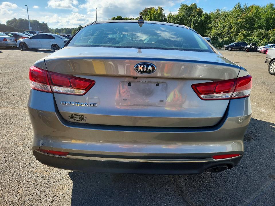 Photo 6 from auction – 2017 KIA OPTIMA with VIN 5XXGT4L32HG148888