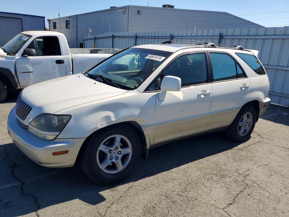 LEXUS RX 2000 with VIN JT6HF10U2Y0154318 - Photo from auction