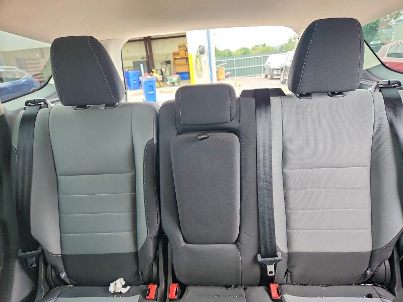 Photo 10 from auction – 2016 FORD ESCAPE with VIN 1FMCU9G9XGUB02981