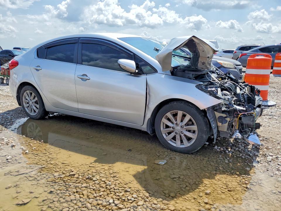 Photo 4 from auction – 2015 KIA FORTE with VIN KNAFX4A8XF5283369