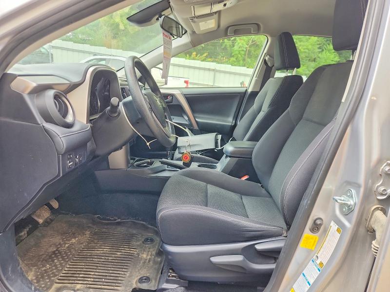 Photo 7 from auction – 2018 TOYT RAV4 with VIN JTMRJREV6JD252696