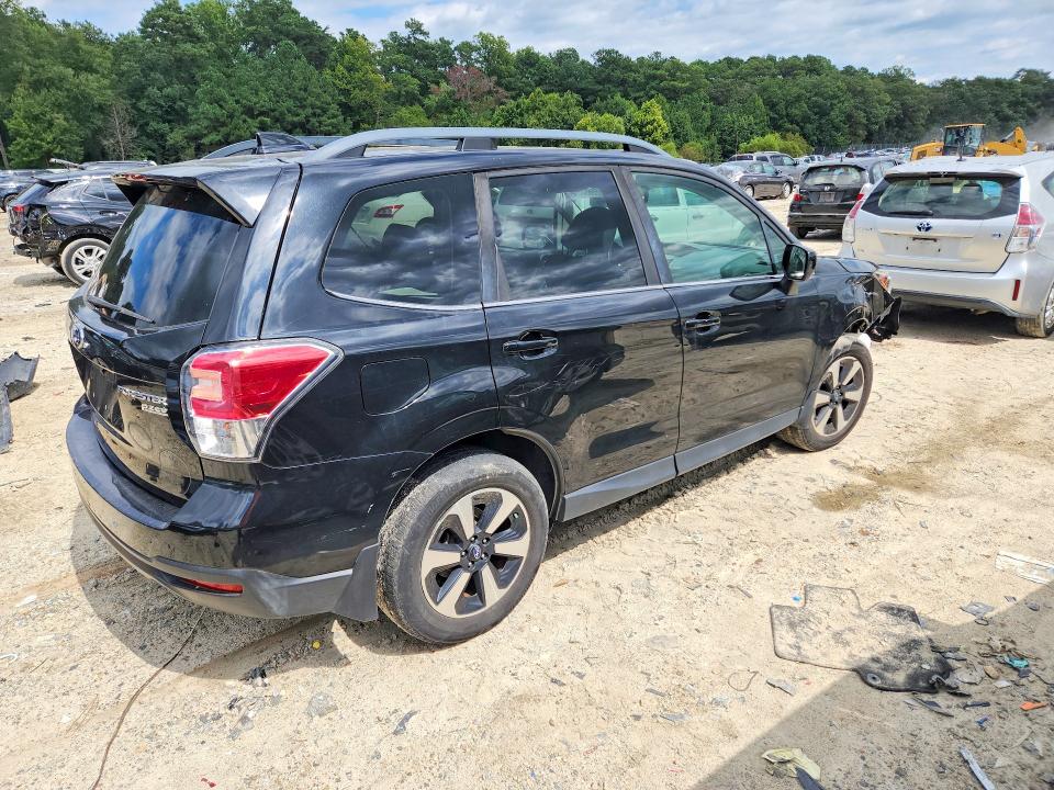 Photo 3 from auction – 2017 SUBARU FORESTER with VIN JF2SJAJC7HH400866