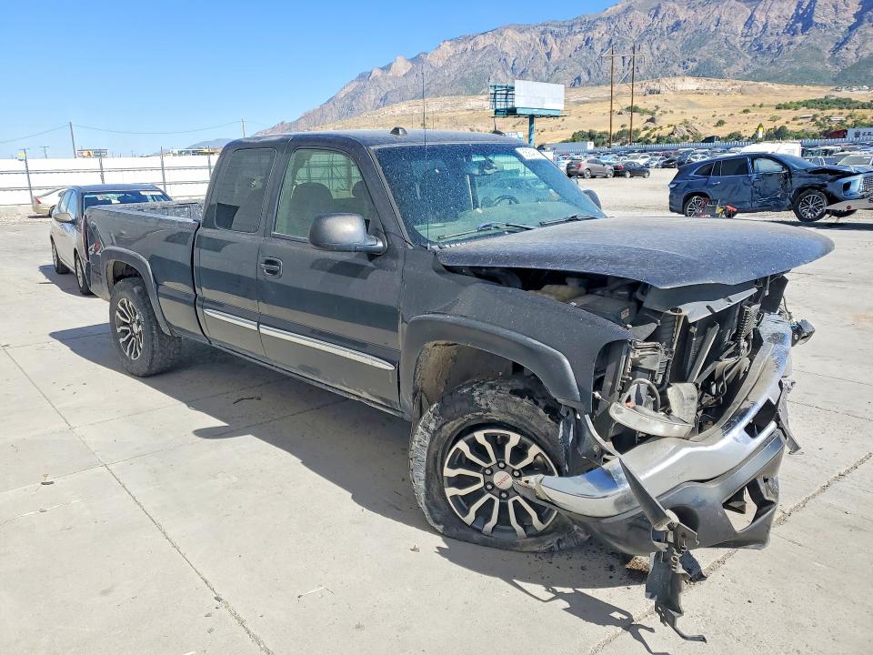 Photo 4 from auction – 2005 GMC NEW SIERRA with VIN 2GTEK19B251296984