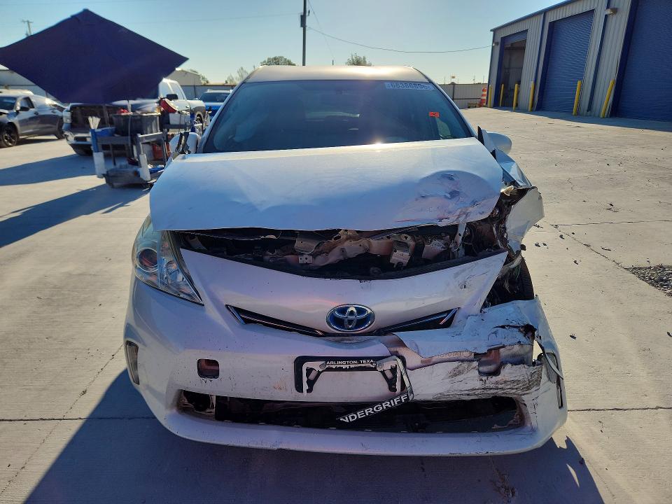 Zdjęcie 5 z aukcji – 2014 TOYOTA PRIUS V z VIN JTDZN3EU8E3345787