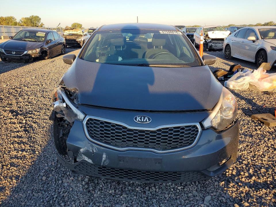 Photo 5 from auction – 2016 KIA FORTE5 with VIN KNAFK5A8XG5647277