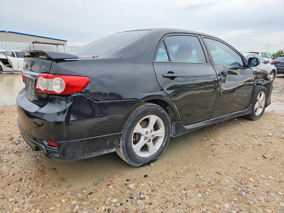 Снимка 3 от търг – 2011 TOYOTA COROLLA с VIN 2T1BU4EEXBC746909
