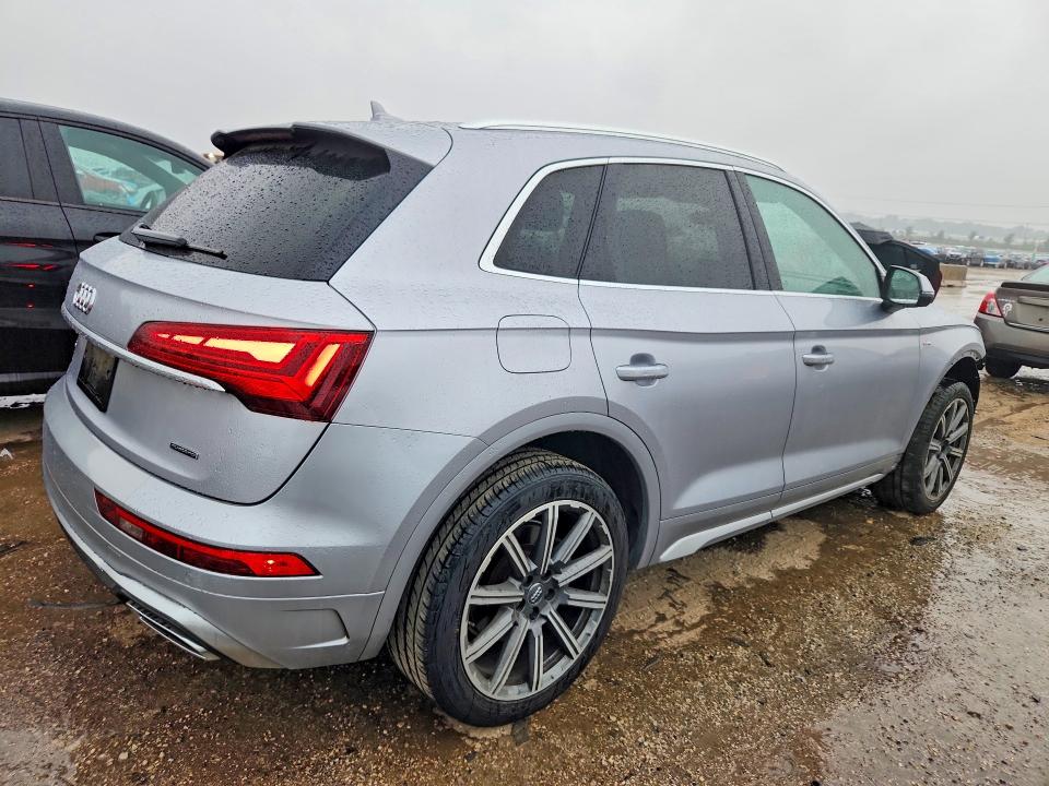 Снимка 3 от търг – 2022 AUDI Q5 с VIN WA1EAAFY8N2012389