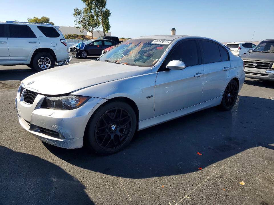 BMW 328 2008 with VIN WBAVC935X8K041709 - Photo from auction