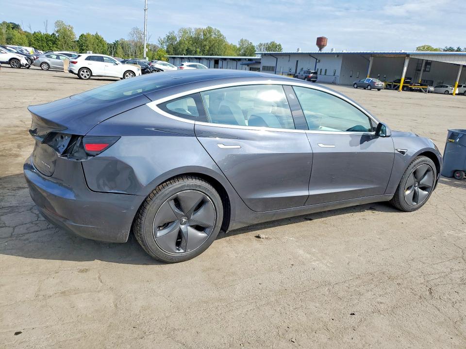 Photo 3 from auction – 2018 TESLA MODEL 3 with VIN 5YJ3E1EB7JF100498