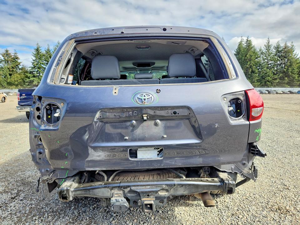 Photo 6 from auction – 2018 TOYOTA SEQUOIA with VIN 5TDDY5G19JS160432