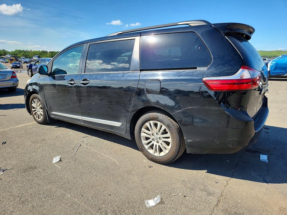 Photo 2 from auction – 2017 TOYOTA SIENNA with VIN 5TDYZ3DC0HS869219