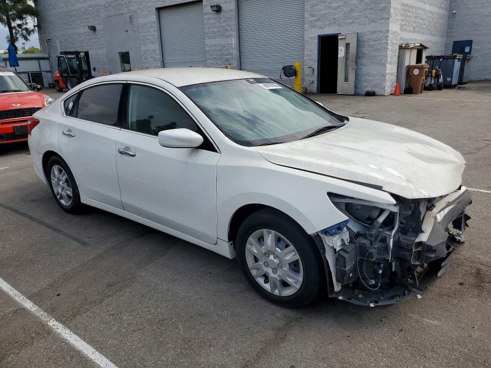 Снимка 4 от търг – 2016 NISSAN ALTIMA с VIN 1N4AL3AP2GN341007