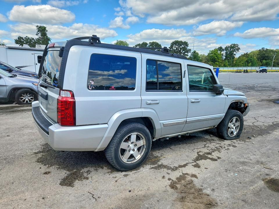 Фото 3 с аукциона – 2010 JEEP COMMANDER с VIN 1J4RH4GK5AC101687