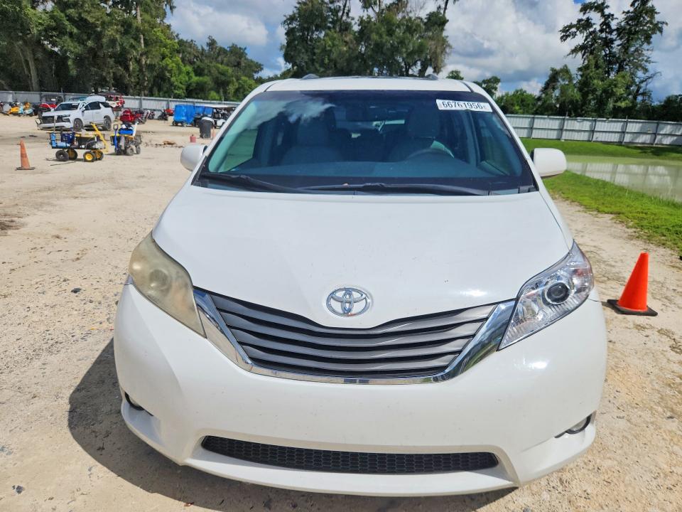 Photo 5 from auction – 2014 TOYOTA SIENNA with VIN 5TDYK3DC3ES489856