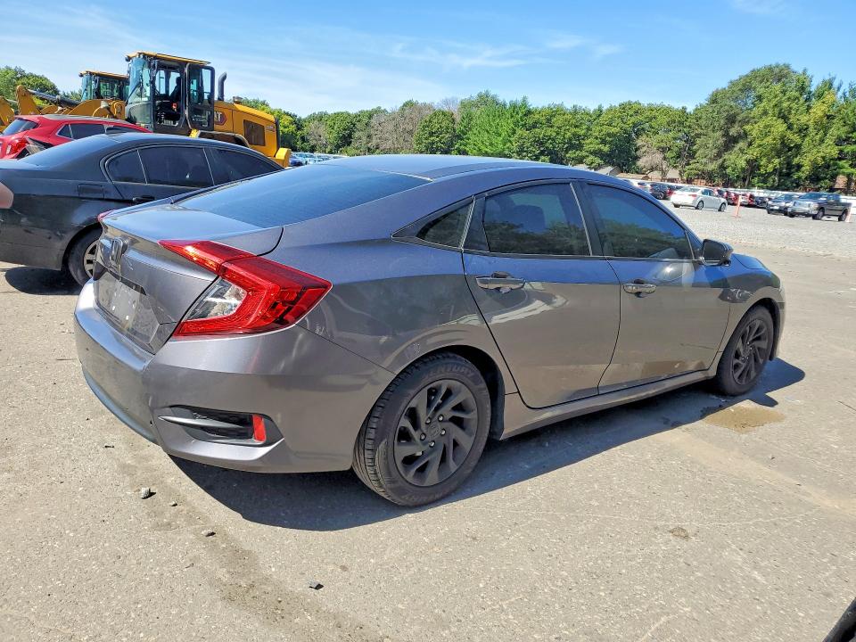 Снимка 3 от търг – 2016 HONDA CIVIC с VIN 19XFC2F70GE216773