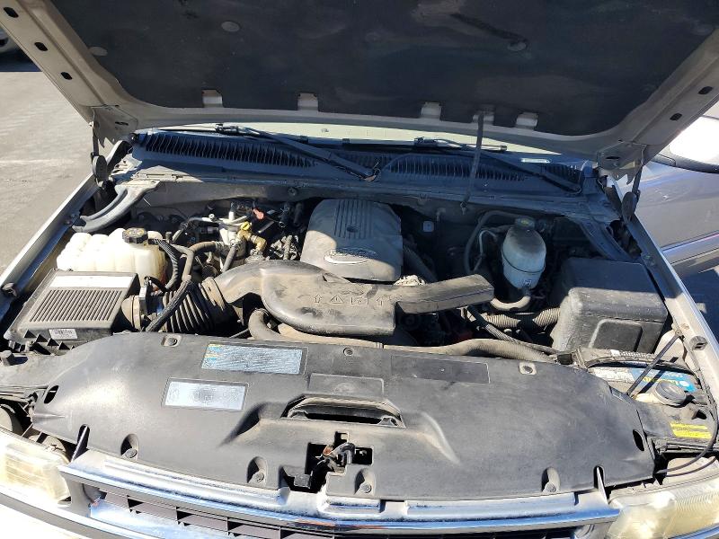 Photo 11 from auction – 2004 CHEVROLET SUBURBAN with VIN 3GNFK16TX4G150265
