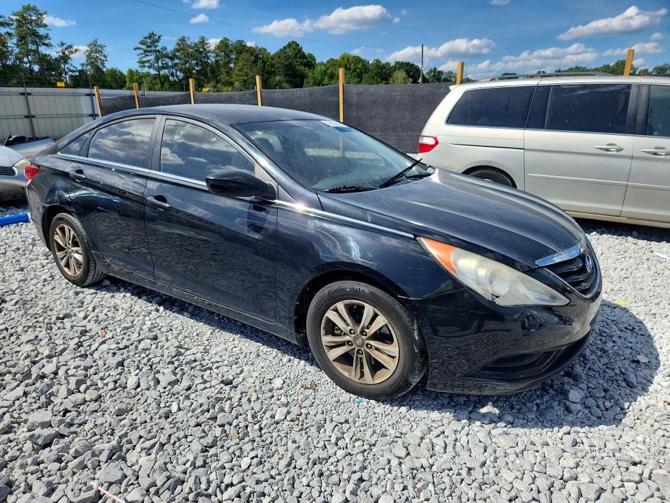 Photo 4 from auction – 2011 HYUNDAI SONATA with VIN 5NPEB4AC8BH014797