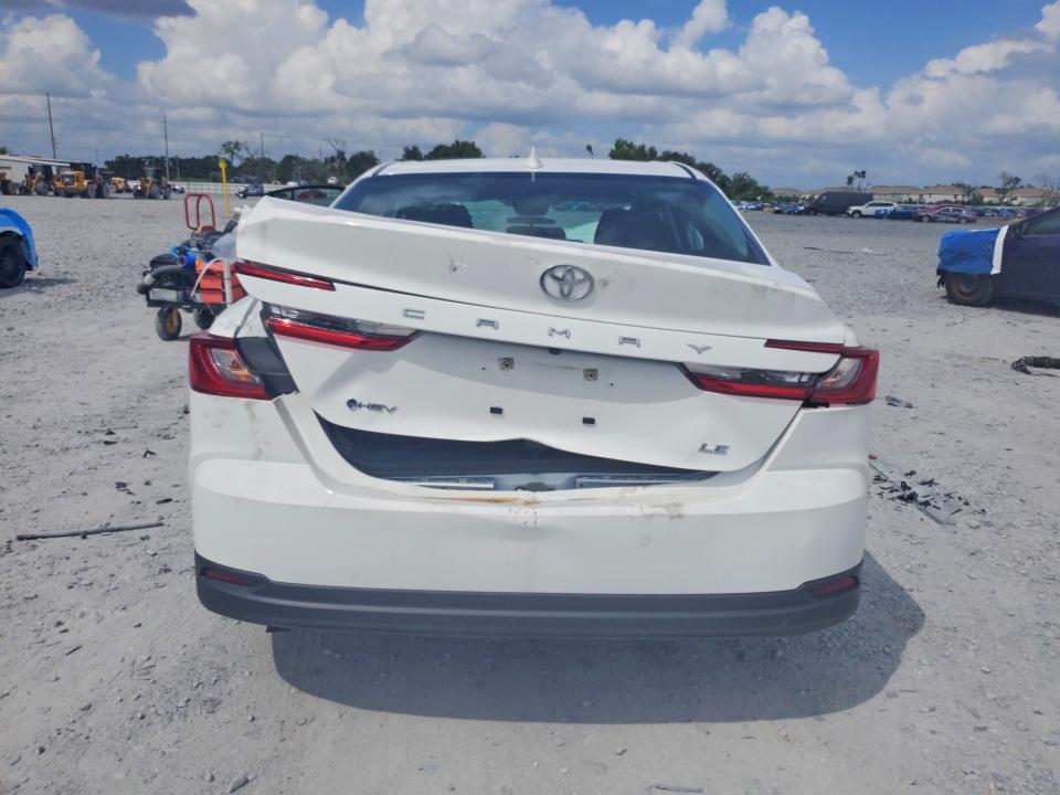 Photo 6 from auction – 2026 TOYOTA CAMRY with VIN 4T1DAACK4TU258967