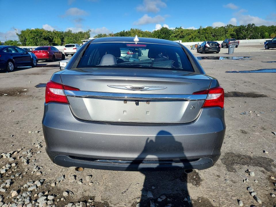 Снимка 6 от търг – 2012 CHRYSLER 200 с VIN 1C3CCBBG4CN261363