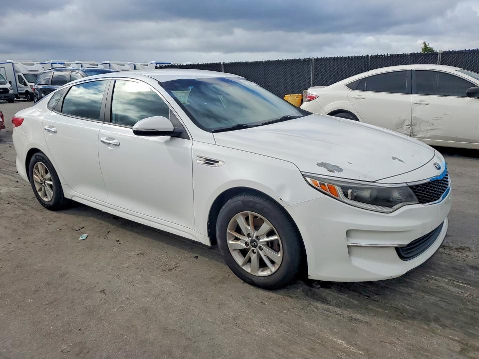 Photo 4 from auction – 2016 KIA OPTIMA with VIN 5XXGT4L33GG014549