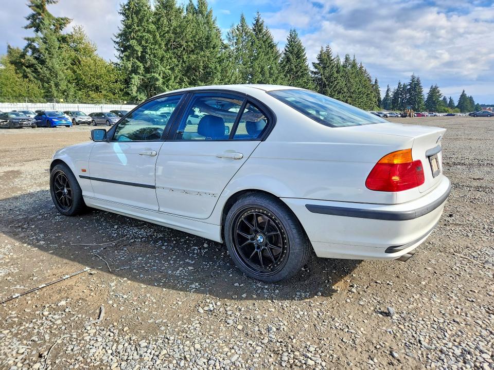Photo 2 from auction – 2001 BMW 325 with VIN WBAAV33451FV02116