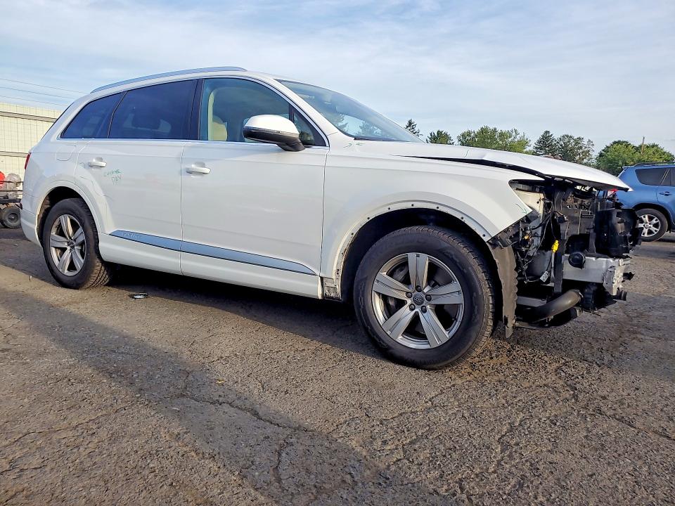 Photo 4 from auction – 2019 AUDI Q7 with VIN WA1AHAF79KD014640