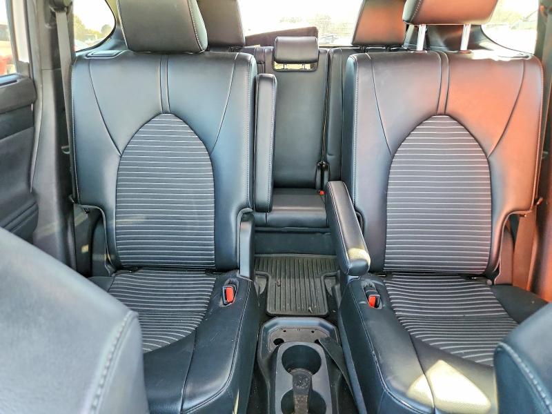Photo 10 from auction – 2022 TOYOTA HIGHLANDER with VIN 5TDLZRBH0NS243340