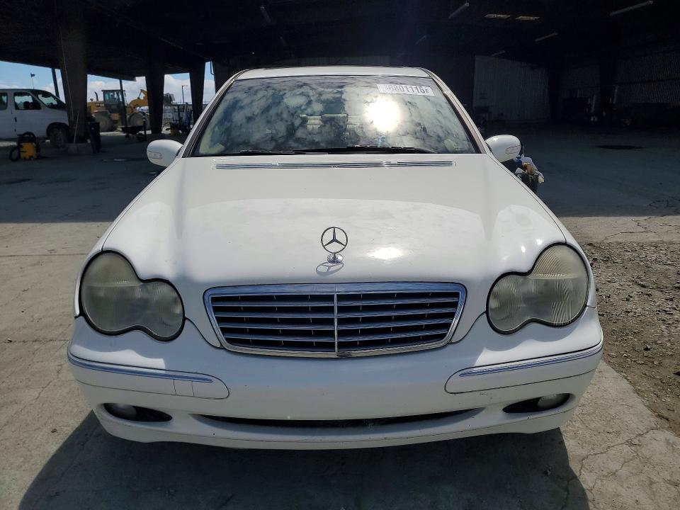 Photo 5 from auction – 2004 MERCEDES-BENZ C with VIN WDBRF64J64F514013