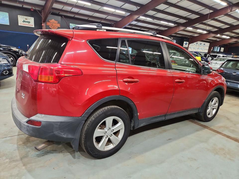 Photo 3 from auction – 2013 TOYOTA RAV4 with VIN JTMRFREV8D5009648