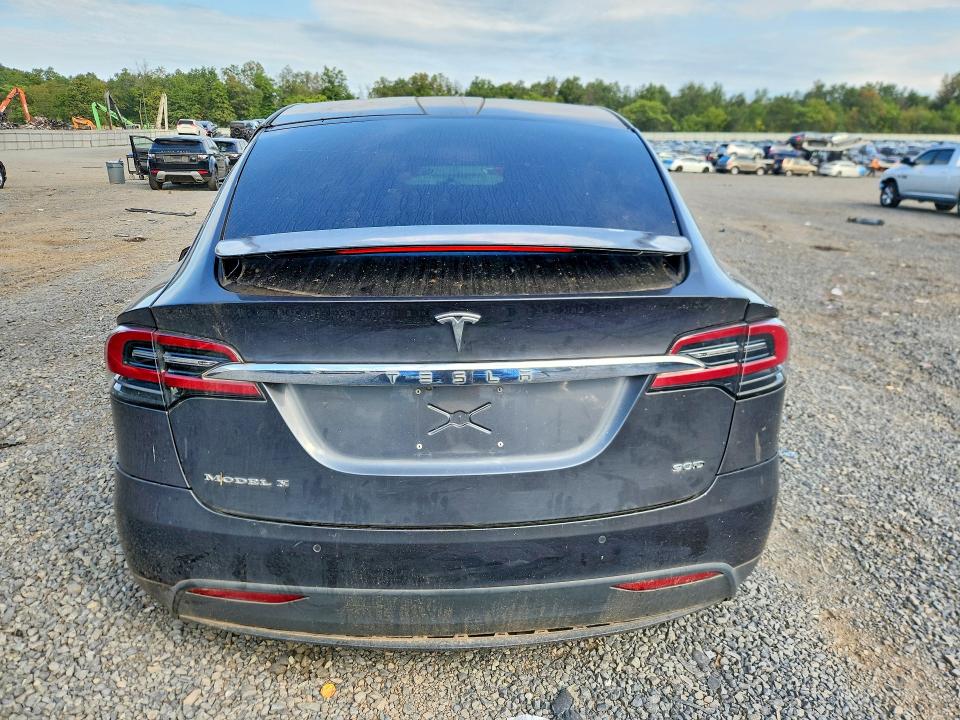 Foto 6 de la subasta – 2016 TESLA MODEL X con VIN 5YJXCBE29GF015328