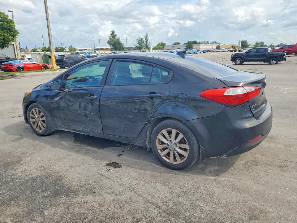 Zdjęcie 2 z aukcji – 2015 KIA FORTE z VIN KNAFK4A6XF5284972