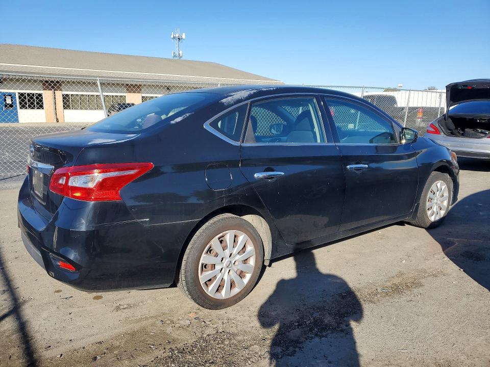 Photo 3 from auction – 2016 NISSAN SENTRA with VIN 3N1AB7APXGY326653