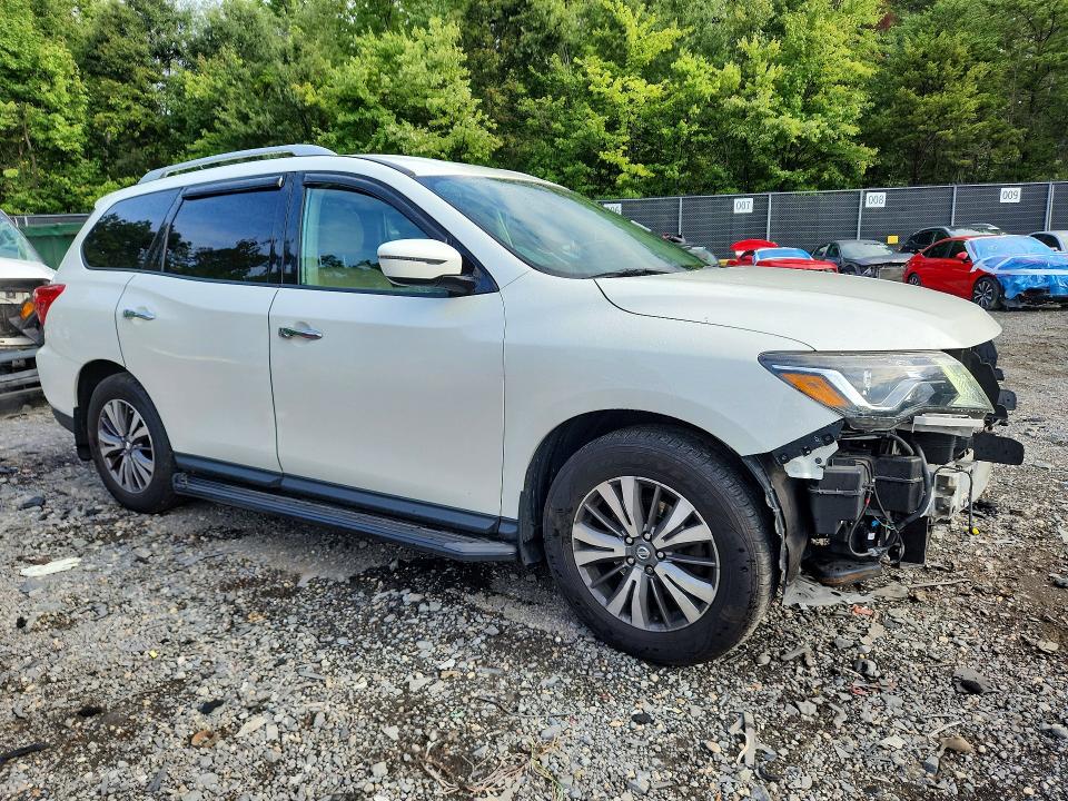 Photo 4 from auction – 2017 NISSAN PATHFINDER with VIN 5N1DR2MM5HC620171