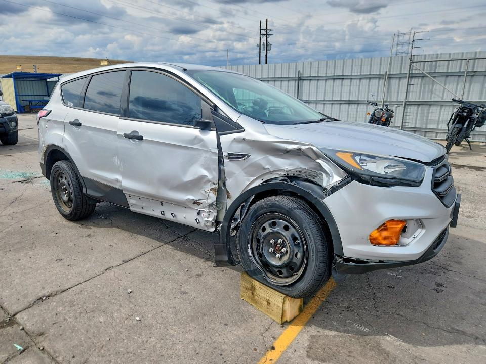 Снимка 4 от търг – 2018 FORD ESCAPE с VIN 1FMCU0F77JUB11995