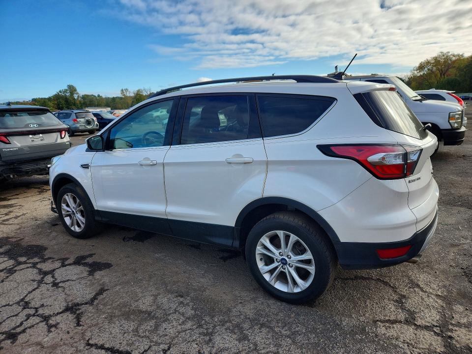 صورة رقم 2 من المزاد - 2018 FORD ESCAPE مع VIN 1FMCU9HD9JUB01394