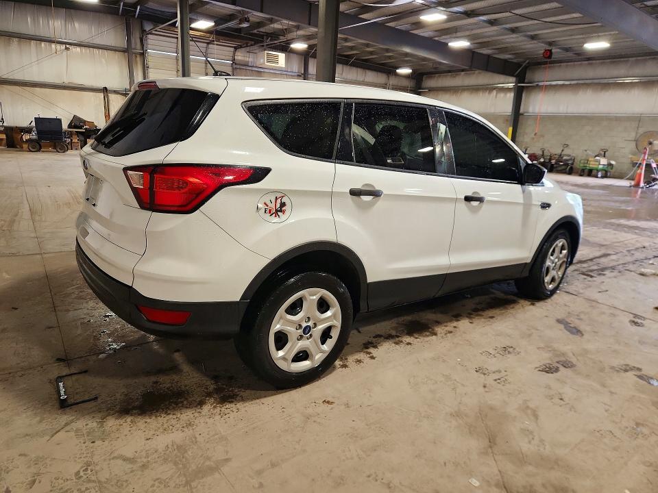 Photo 3 from auction – 2019 FORD ESCAPE with VIN 1FMCU0F76KUB65273