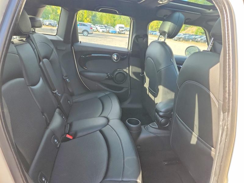 Фото 10 с аукциона – 2015 MINI COOPER с VIN WMWXS5C54FT831292