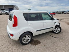 Photo 3 from auction – 2013 KIA SOUL with VIN KNDJT2A67D7520915