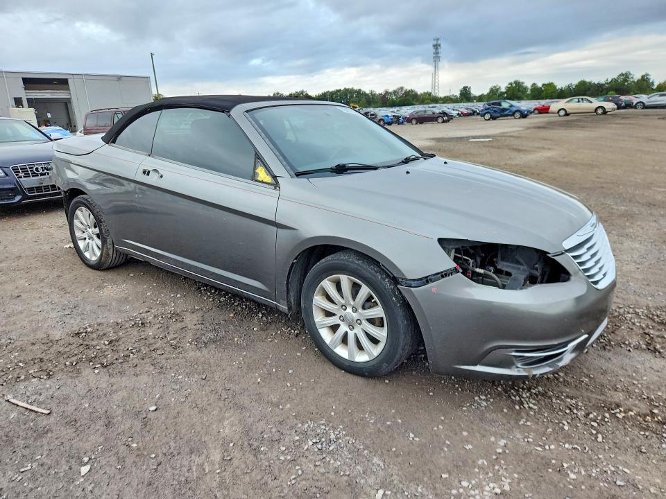 Zdjęcie 4 z aukcji – 2013 CHRYSLER 200 z VIN 1C3BCBEB5DN511352