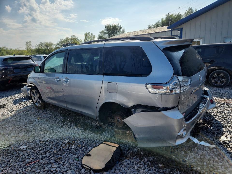 Снимка 2 от търг – 2014 TOYOTA SIENNA с VIN 5TDXK3DCXES448653