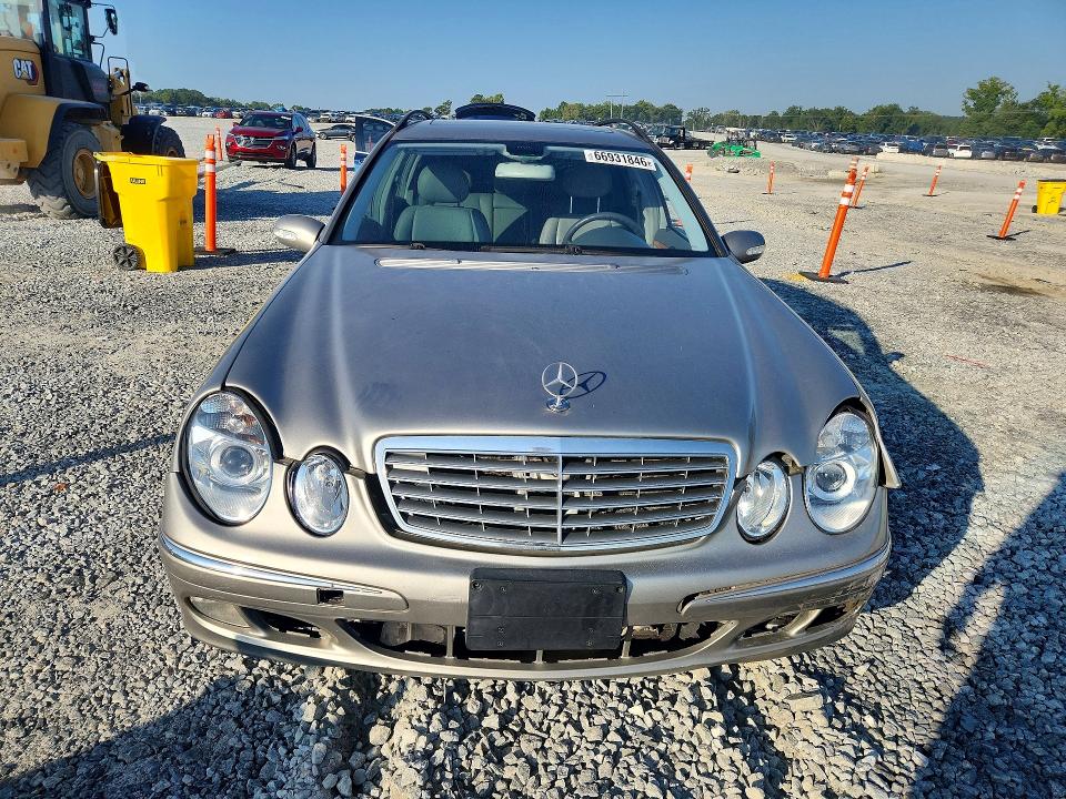 Photo 5 from auction – 2005 MERCEDES-BENZ E with VIN WDBUH82J65X167698