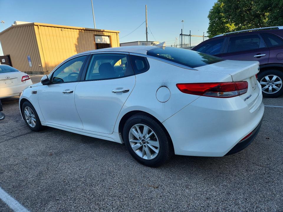 Zdjęcie 2 z aukcji – 2016 KIA OPTIMA z VIN KNAGT4L37G5088901